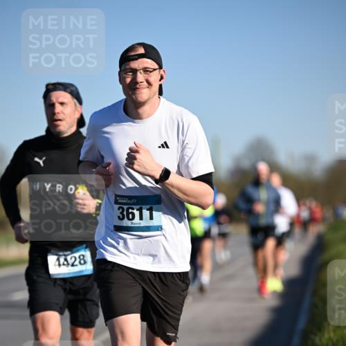 06.04.2025 - 44. Internationalen Wilhelmsburger Insellauf Dr. Thomas Lammeyer http://msf.ph/oto/7551023 06.04.2025 09:23:35 Laufen 4428, 3611 meine-sportfotos.de