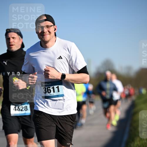 06.04.2025 - 44. Internationalen Wilhelmsburger Insellauf Dr. Thomas Lammeyer http://msf.ph/oto/7551025 06.04.2025 09:23:35 Laufen 4428, 3611 meine-sportfotos.de