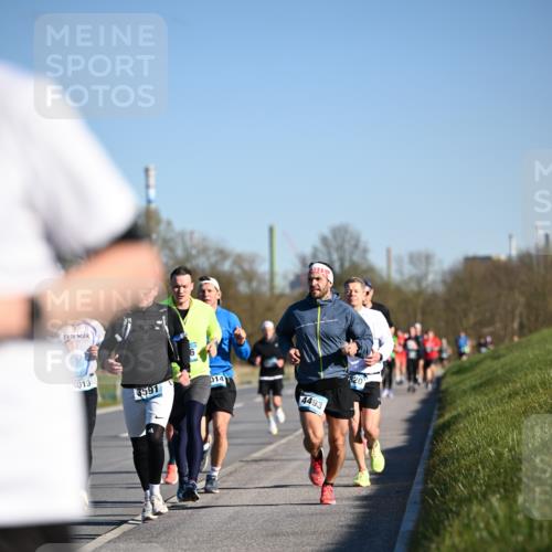 06.04.2025 - 44. Internationalen Wilhelmsburger Insellauf Dr. Thomas Lammeyer http://msf.ph/oto/7551027 06.04.2025 09:23:36 Laufen 4013, 014, 3591, 4493, 820 meine-sportfotos.de