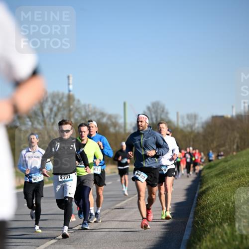 06.04.2025 - 44. Internationalen Wilhelmsburger Insellauf Dr. Thomas Lammeyer http://msf.ph/oto/7551029 06.04.2025 09:23:36 Laufen 4013, 3591, 1014, 4493, 3820 meine-sportfotos.de