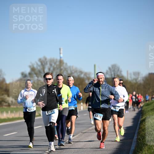 06.04.2025 - 44. Internationalen Wilhelmsburger Insellauf Dr. Thomas Lammeyer http://msf.ph/oto/7551038 06.04.2025 09:23:36 Laufen 4013, 4014, 3591, 4493, 3820 meine-sportfotos.de
