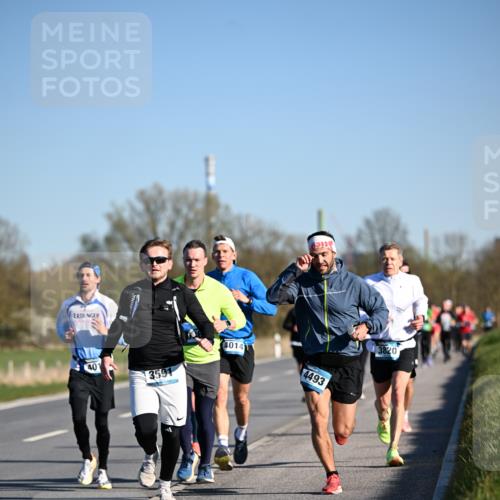 06.04.2025 - 44. Internationalen Wilhelmsburger Insellauf Dr. Thomas Lammeyer http://msf.ph/oto/7551043 06.04.2025 09:23:37 Laufen 4014, 401, 3591, 4493, 3820 meine-sportfotos.de
