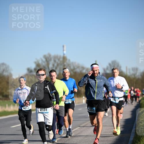 06.04.2025 - 44. Internationalen Wilhelmsburger Insellauf Dr. Thomas Lammeyer http://msf.ph/oto/7551046 06.04.2025 09:23:37 Laufen 4013, 3591, 4014, 4493, 3820 meine-sportfotos.de