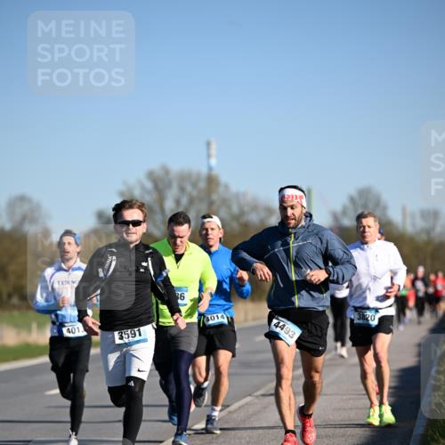 06.04.2025 - 44. Internationalen Wilhelmsburger Insellauf Dr. Thomas Lammeyer http://msf.ph/oto/7551051 06.04.2025 09:23:37 Laufen 4013, 3591, 36, 4014, 4493, 3820 meine-sportfotos.de