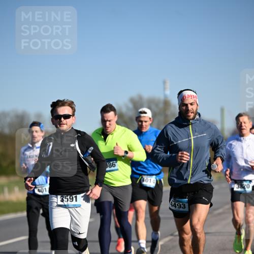 06.04.2025 - 44. Internationalen Wilhelmsburger Insellauf Dr. Thomas Lammeyer http://msf.ph/oto/7551064 06.04.2025 09:23:38 Laufen 401, 3591, 86, 014, 4493, 3820 meine-sportfotos.de
