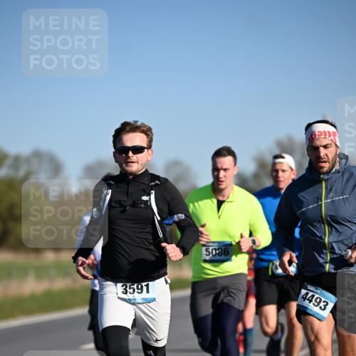 06.04.2025 - 44. Internationalen Wilhelmsburger Insellauf Dr. Thomas Lammeyer http://msf.ph/oto/7551068 06.04.2025 09:23:39 Laufen 3591, 5086, 4493 meine-sportfotos.de