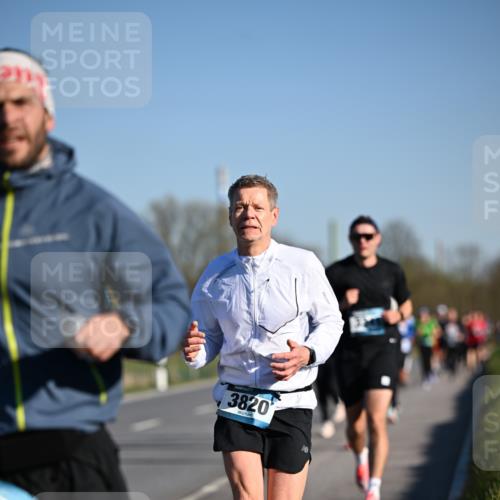 06.04.2025 - 44. Internationalen Wilhelmsburger Insellauf Dr. Thomas Lammeyer http://msf.ph/oto/7551079 06.04.2025 09:23:40 Laufen 3, 3820 meine-sportfotos.de