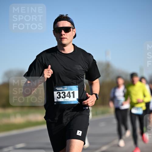 06.04.2025 - 44. Internationalen Wilhelmsburger Insellauf Dr. Thomas Lammeyer http://msf.ph/oto/7551104 06.04.2025 09:23:42 Laufen 3341 meine-sportfotos.de
