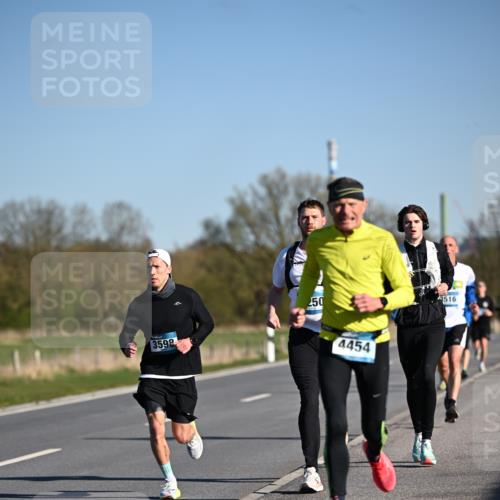 06.04.2025 - 44. Internationalen Wilhelmsburger Insellauf Dr. Thomas Lammeyer http://msf.ph/oto/7551110 06.04.2025 09:23:44 Laufen 3598, 50, 4454, 516 meine-sportfotos.de