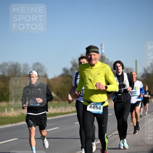 06.04.2025 - 44. Internationalen Wilhelmsburger Insellauf Dr. Thomas Lammeyer http://msf.ph/oto/7551118 06.04.2025 09:23:44 Laufen 3598, 12, 4454, 3516 meine-sportfotos.de