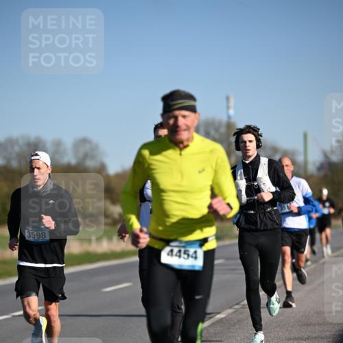 06.04.2025 - 44. Internationalen Wilhelmsburger Insellauf Dr. Thomas Lammeyer http://msf.ph/oto/7551127 06.04.2025 09:23:45 Laufen 3598, 4454 meine-sportfotos.de