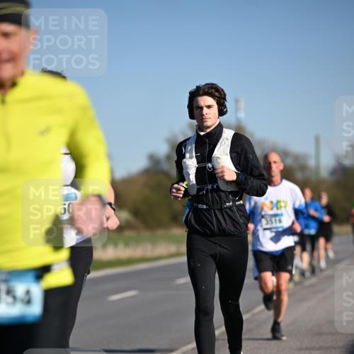 06.04.2025 - 44. Internationalen Wilhelmsburger Insellauf Dr. Thomas Lammeyer http://msf.ph/oto/7551137 06.04.2025 09:23:46 Laufen 154, 50, 0, 3516 meine-sportfotos.de