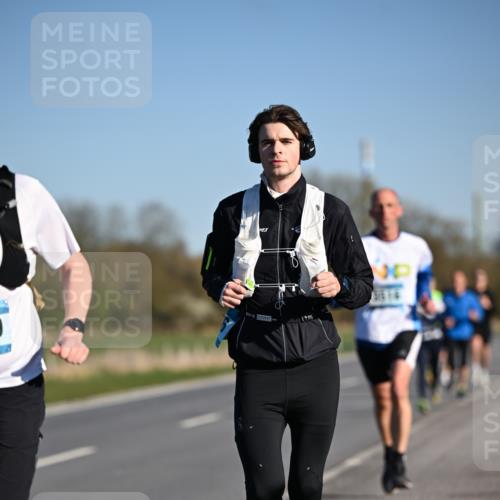 06.04.2025 - 44. Internationalen Wilhelmsburger Insellauf Dr. Thomas Lammeyer http://msf.ph/oto/7551146 06.04.2025 09:23:47 Laufen 5514 meine-sportfotos.de