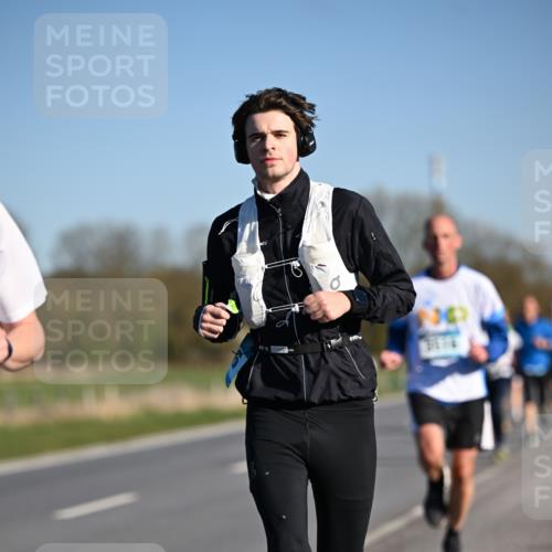 06.04.2025 - 44. Internationalen Wilhelmsburger Insellauf Dr. Thomas Lammeyer http://msf.ph/oto/7551150 06.04.2025 09:23:47 Laufen  meine-sportfotos.de