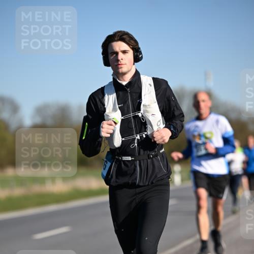 06.04.2025 - 44. Internationalen Wilhelmsburger Insellauf Dr. Thomas Lammeyer http://msf.ph/oto/7551152 06.04.2025 09:23:47 Laufen  meine-sportfotos.de