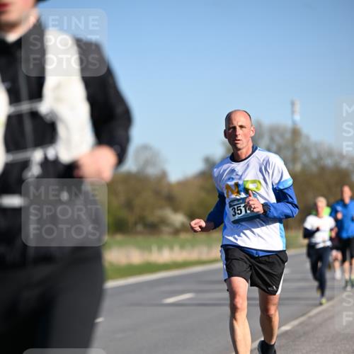 06.04.2025 - 44. Internationalen Wilhelmsburger Insellauf Dr. Thomas Lammeyer http://msf.ph/oto/7551156 06.04.2025 09:23:48 Laufen 351 meine-sportfotos.de