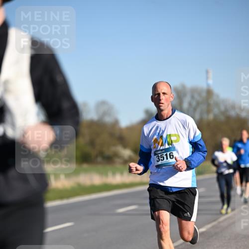06.04.2025 - 44. Internationalen Wilhelmsburger Insellauf Dr. Thomas Lammeyer http://msf.ph/oto/7551158 06.04.2025 09:23:48 Laufen 3516 meine-sportfotos.de