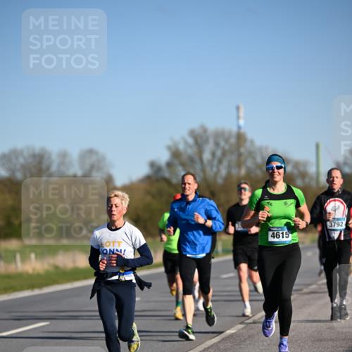 06.04.2025 - 44. Internationalen Wilhelmsburger Insellauf Dr. Thomas Lammeyer http://msf.ph/oto/7551196 06.04.2025 09:23:52 Laufen 4615, 3792 meine-sportfotos.de