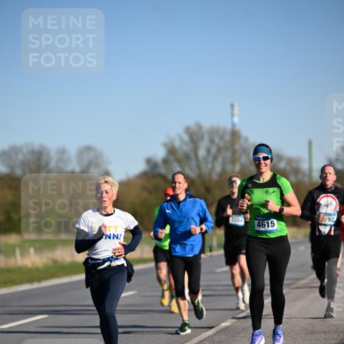 06.04.2025 - 44. Internationalen Wilhelmsburger Insellauf Dr. Thomas Lammeyer http://msf.ph/oto/7551198 06.04.2025 09:23:52 Laufen 3294, 4615, 92 meine-sportfotos.de