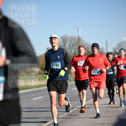 06.04.2025 - 44. Internationalen Wilhelmsburger Insellauf Dr. Thomas Lammeyer http://msf.ph/oto/7551246 06.04.2025 09:23:57 Laufen 0, 355, 5193, 3556, 30 meine-sportfotos.de