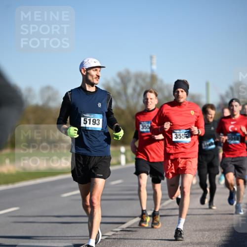 06.04.2025 - 44. Internationalen Wilhelmsburger Insellauf Dr. Thomas Lammeyer http://msf.ph/oto/7551250 06.04.2025 09:23:57 Laufen 5193, 355, 355 meine-sportfotos.de