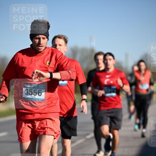 06.04.2025 - 44. Internationalen Wilhelmsburger Insellauf Dr. Thomas Lammeyer http://msf.ph/oto/7551272 06.04.2025 09:23:59 Laufen 3556 meine-sportfotos.de