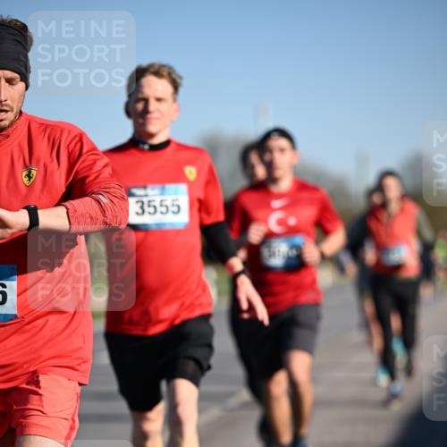06.04.2025 - 44. Internationalen Wilhelmsburger Insellauf Dr. Thomas Lammeyer http://msf.ph/oto/7551278 06.04.2025 09:24:00 Laufen 5, 3555 meine-sportfotos.de