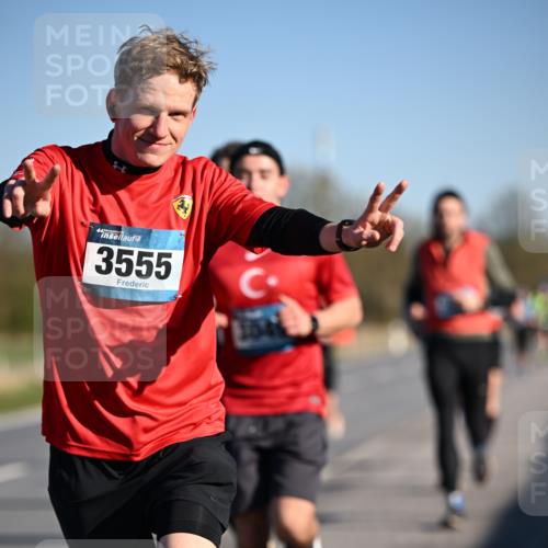06.04.2025 - 44. Internationalen Wilhelmsburger Insellauf Dr. Thomas Lammeyer http://msf.ph/oto/7551282 06.04.2025 09:24:00 Laufen 3555 meine-sportfotos.de