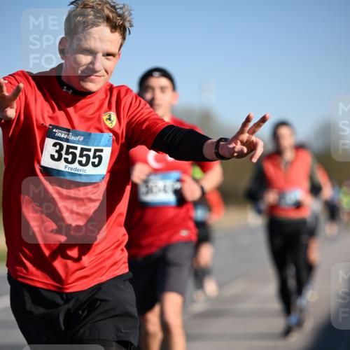 06.04.2025 - 44. Internationalen Wilhelmsburger Insellauf Dr. Thomas Lammeyer http://msf.ph/oto/7551284 06.04.2025 09:24:00 Laufen 3555 meine-sportfotos.de