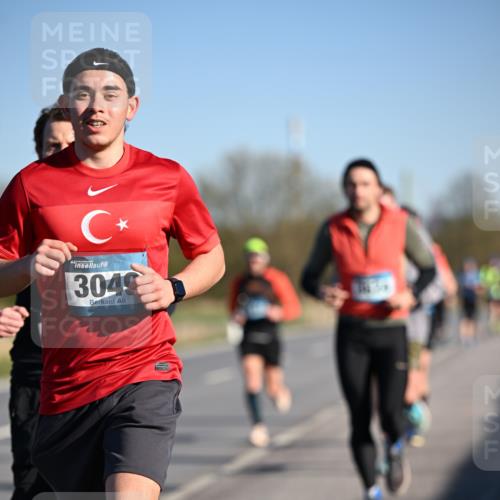 06.04.2025 - 44. Internationalen Wilhelmsburger Insellauf Dr. Thomas Lammeyer http://msf.ph/oto/7551288 06.04.2025 09:24:01 Laufen 1, 3049 meine-sportfotos.de
