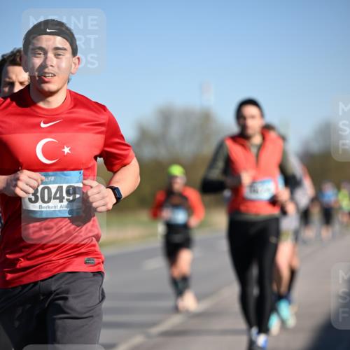 06.04.2025 - 44. Internationalen Wilhelmsburger Insellauf Dr. Thomas Lammeyer http://msf.ph/oto/7551290 06.04.2025 09:24:01 Laufen 3049 meine-sportfotos.de