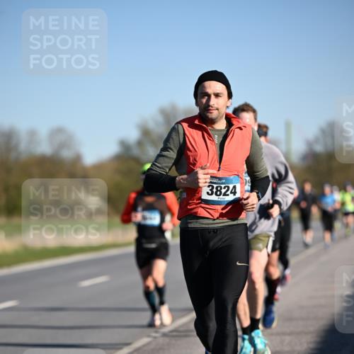 06.04.2025 - 44. Internationalen Wilhelmsburger Insellauf Dr. Thomas Lammeyer http://msf.ph/oto/7551297 06.04.2025 09:24:02 Laufen 3824, 128 meine-sportfotos.de