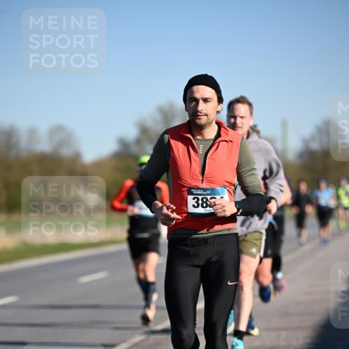 06.04.2025 - 44. Internationalen Wilhelmsburger Insellauf Dr. Thomas Lammeyer http://msf.ph/oto/7551300 06.04.2025 09:24:02 Laufen 38 meine-sportfotos.de