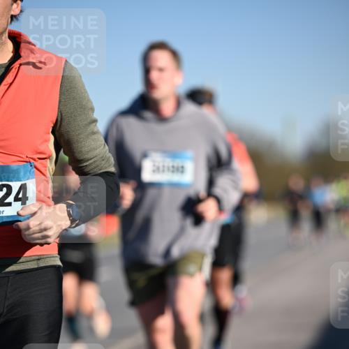 06.04.2025 - 44. Internationalen Wilhelmsburger Insellauf Dr. Thomas Lammeyer http://msf.ph/oto/7551313 06.04.2025 09:24:03 Laufen 24 meine-sportfotos.de
