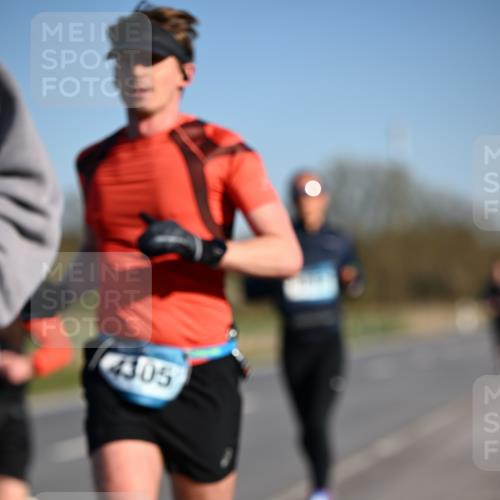 06.04.2025 - 44. Internationalen Wilhelmsburger Insellauf Dr. Thomas Lammeyer http://msf.ph/oto/7551324 06.04.2025 09:24:05 Laufen 4305 meine-sportfotos.de