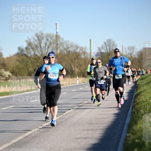 06.04.2025 - 44. Internationalen Wilhelmsburger Insellauf Dr. Thomas Lammeyer http://msf.ph/oto/7551346 06.04.2025 09:24:11 Laufen 5025, 5070, 4259 meine-sportfotos.de