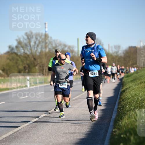 06.04.2025 - 44. Internationalen Wilhelmsburger Insellauf Dr. Thomas Lammeyer http://msf.ph/oto/7551378 06.04.2025 09:24:14 Laufen 4259, 5070 meine-sportfotos.de