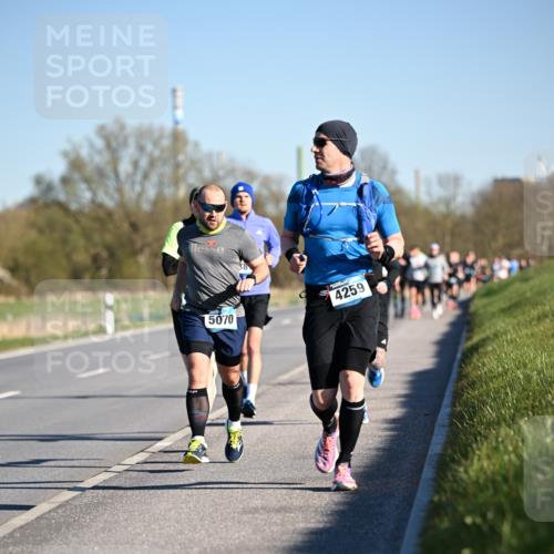 06.04.2025 - 44. Internationalen Wilhelmsburger Insellauf Dr. Thomas Lammeyer http://msf.ph/oto/7551387 06.04.2025 09:24:14 Laufen 5070, 4259 meine-sportfotos.de
