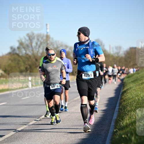 06.04.2025 - 44. Internationalen Wilhelmsburger Insellauf Dr. Thomas Lammeyer http://msf.ph/oto/7551392 06.04.2025 09:24:14 Laufen 5070, 4259 meine-sportfotos.de