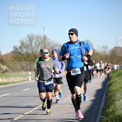 06.04.2025 - 44. Internationalen Wilhelmsburger Insellauf Dr. Thomas Lammeyer http://msf.ph/oto/7551396 06.04.2025 09:24:15 Laufen 5070, 4259, 8005 meine-sportfotos.de