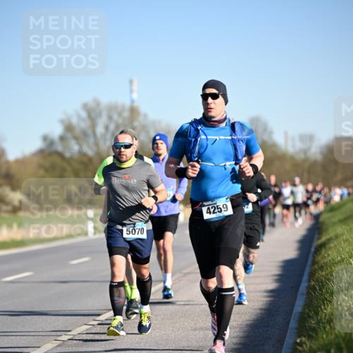 06.04.2025 - 44. Internationalen Wilhelmsburger Insellauf Dr. Thomas Lammeyer http://msf.ph/oto/7551398 06.04.2025 09:24:15 Laufen 5070, 4259 meine-sportfotos.de