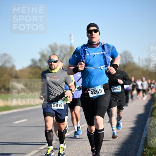 06.04.2025 - 44. Internationalen Wilhelmsburger Insellauf Dr. Thomas Lammeyer http://msf.ph/oto/7551406 06.04.2025 09:24:15 Laufen 5070, 4259, 5052 meine-sportfotos.de