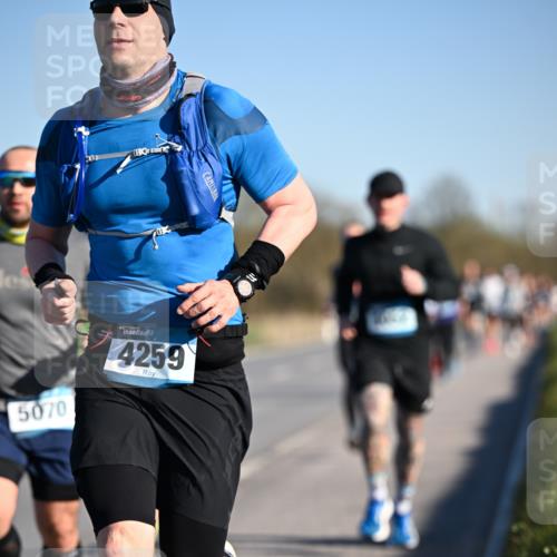 06.04.2025 - 44. Internationalen Wilhelmsburger Insellauf Dr. Thomas Lammeyer http://msf.ph/oto/7551428 06.04.2025 09:24:17 Laufen 5070, 4259 meine-sportfotos.de