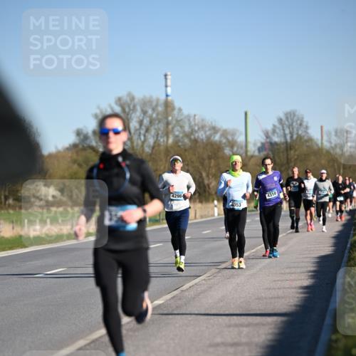 06.04.2025 - 44. Internationalen Wilhelmsburger Insellauf Dr. Thomas Lammeyer http://msf.ph/oto/7551453 06.04.2025 09:24:20 Laufen 4298, 4053, 4310 meine-sportfotos.de