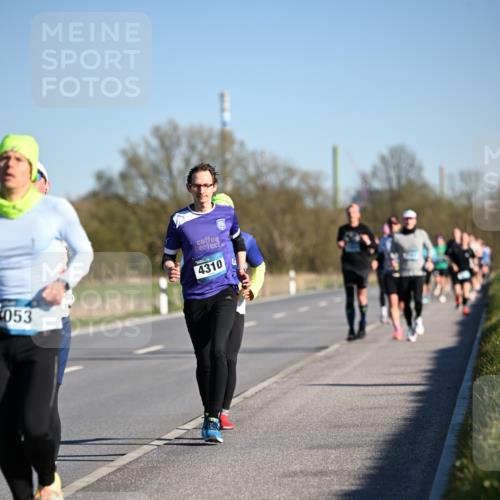 06.04.2025 - 44. Internationalen Wilhelmsburger Insellauf Dr. Thomas Lammeyer http://msf.ph/oto/7551466 06.04.2025 09:24:25 Laufen 053, 4310 meine-sportfotos.de