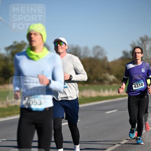 06.04.2025 - 44. Internationalen Wilhelmsburger Insellauf Dr. Thomas Lammeyer http://msf.ph/oto/7551471 06.04.2025 09:24:26 Laufen 053, 4310 meine-sportfotos.de