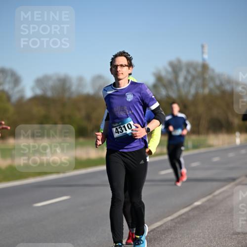 06.04.2025 - 44. Internationalen Wilhelmsburger Insellauf Dr. Thomas Lammeyer http://msf.ph/oto/7551479 06.04.2025 09:24:27 Laufen 4310 meine-sportfotos.de