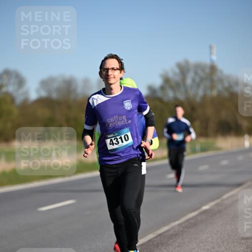 06.04.2025 - 44. Internationalen Wilhelmsburger Insellauf Dr. Thomas Lammeyer http://msf.ph/oto/7551483 06.04.2025 09:24:27 Laufen 4310 meine-sportfotos.de