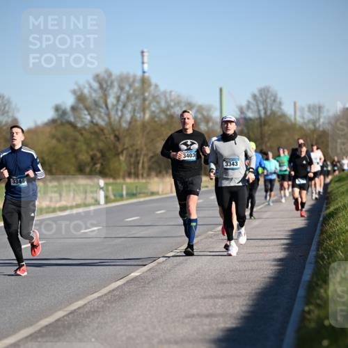 06.04.2025 - 44. Internationalen Wilhelmsburger Insellauf Dr. Thomas Lammeyer http://msf.ph/oto/7551492 06.04.2025 09:24:29 Laufen 3344, 3403, 3343 meine-sportfotos.de
