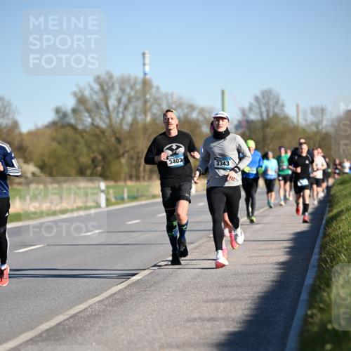 06.04.2025 - 44. Internationalen Wilhelmsburger Insellauf Dr. Thomas Lammeyer http://msf.ph/oto/7551500 06.04.2025 09:24:29 Laufen 3403, 3343 meine-sportfotos.de